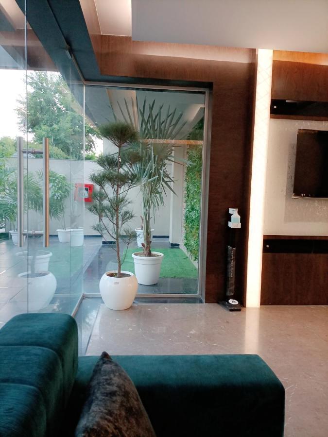 Hotel Royal Livin バラナシ エクステリア 写真