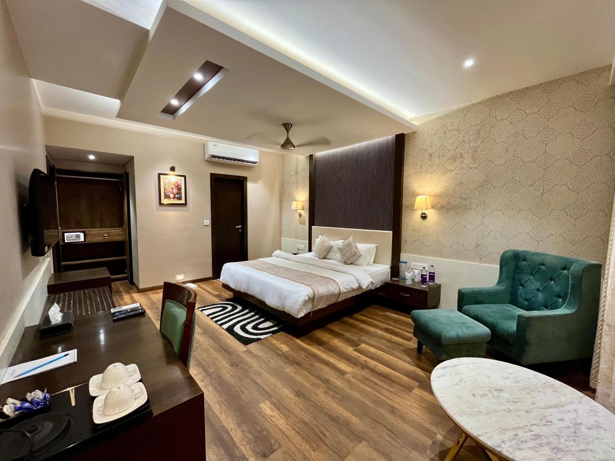 Hotel Royal Livin バラナシ エクステリア 写真