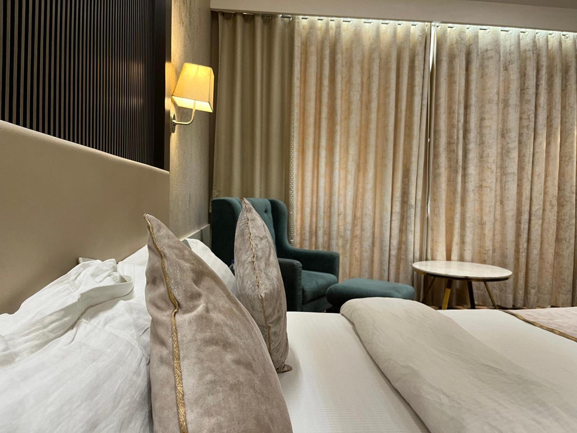 Hotel Royal Livin バラナシ エクステリア 写真