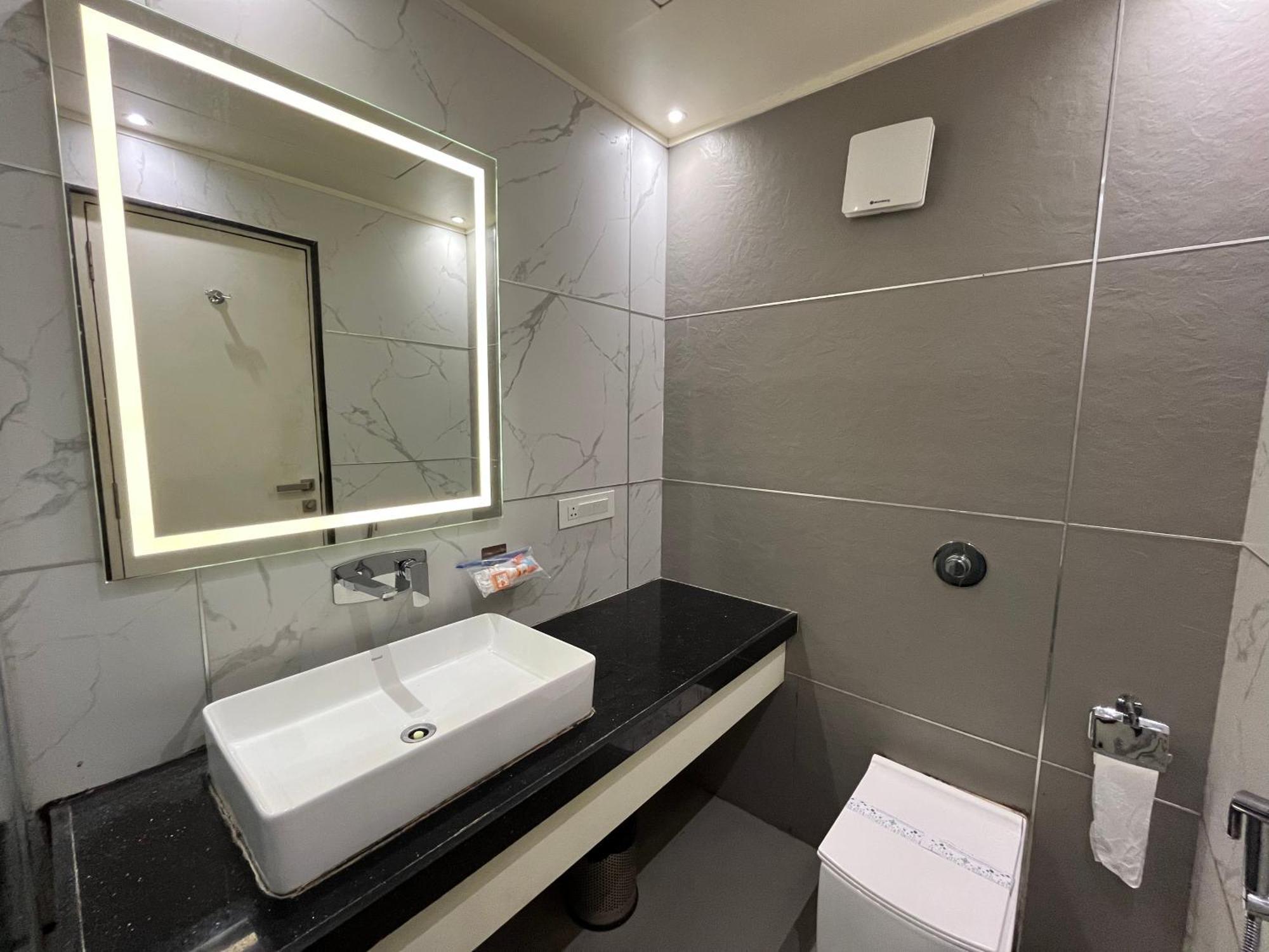 Hotel Royal Livin バラナシ エクステリア 写真