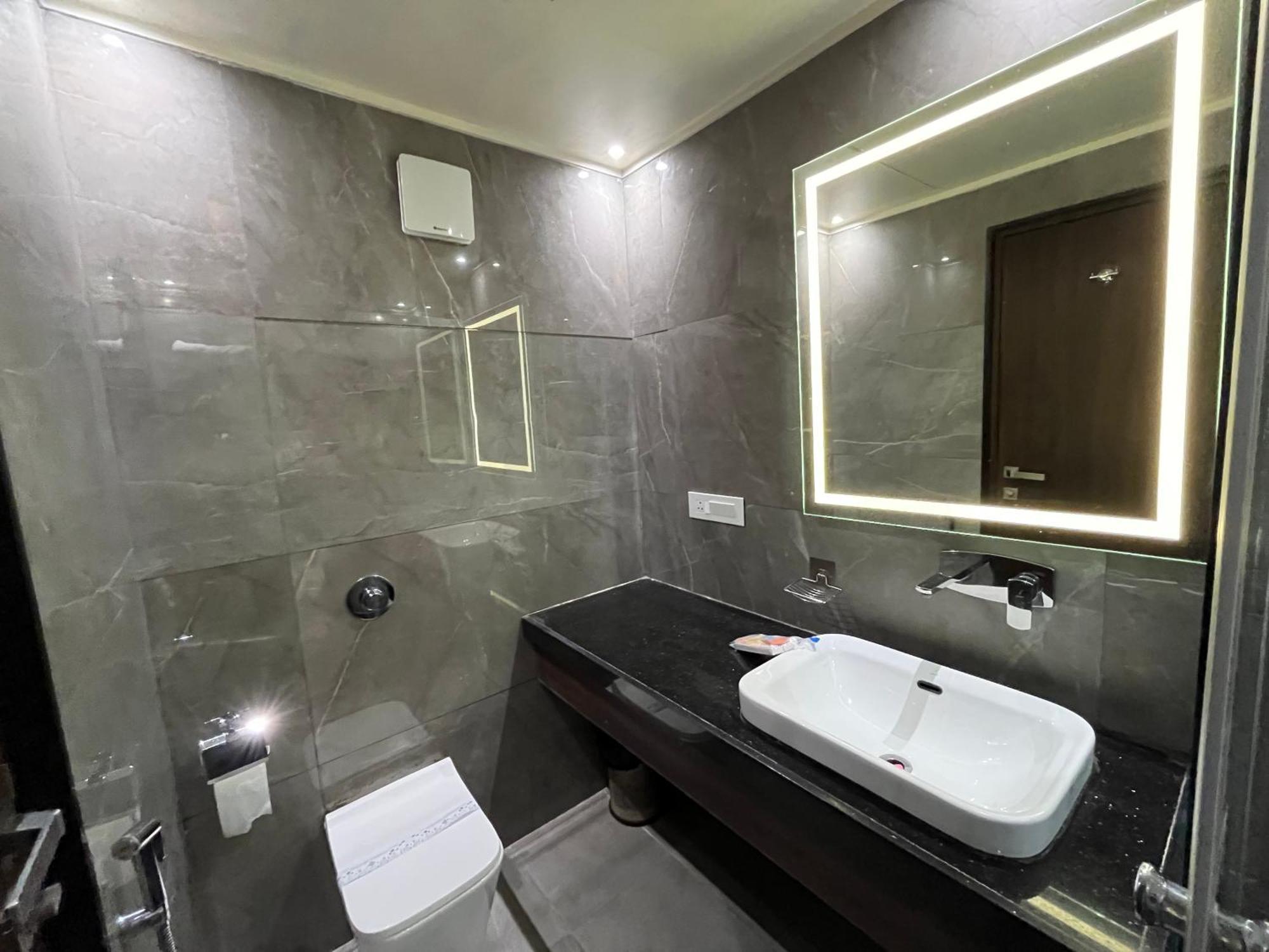 Hotel Royal Livin バラナシ エクステリア 写真