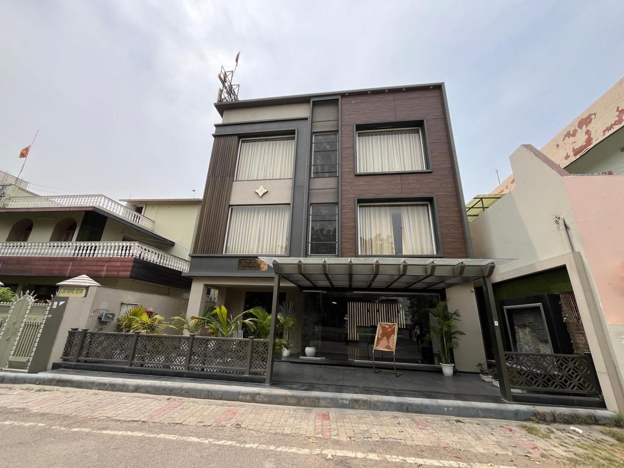 Hotel Royal Livin バラナシ エクステリア 写真